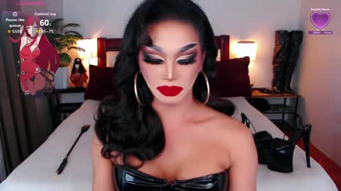 Snapshot of jenifers_body chatting on 06/06/26, 08:13 Queen Jenifer online show from 06/06/26, 08:13
