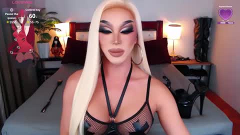 Snapshot of jenifers_body chatting on 06/26/26, 07:40 Queen Jenifer online show from 06/26/26, 07:40