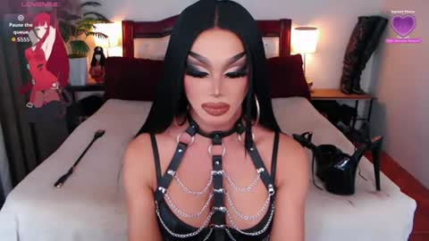 Snapshot of jenifers_body chatting on 07/13/26, 03:53 Queen Jenifer online show from 07/13/26, 03:53