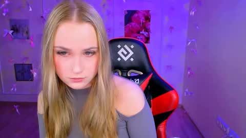 Snapshot of jeniffer_reed chatting on 05/10/26, 06:24 Jenny online show from 05/10/26, 06:24