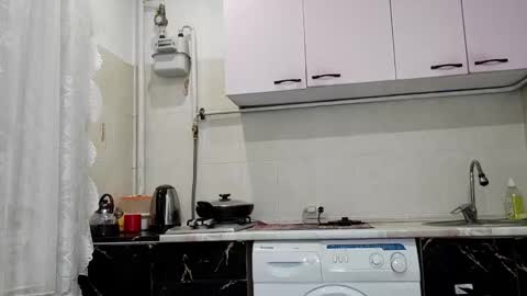 Jeniffer online show from 12/17/25, 08:37