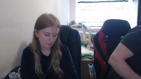 JenisAndPeter online show from 10/28/25, 09:35