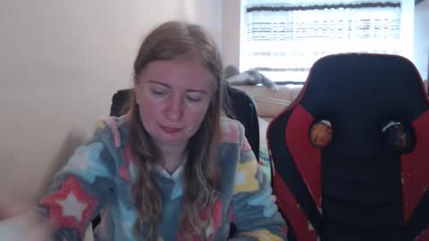 JenisAndPeter online show from 11/23/25, 08:36