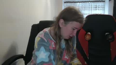 JenisAndPeter online show from 11/28/25, 08:17