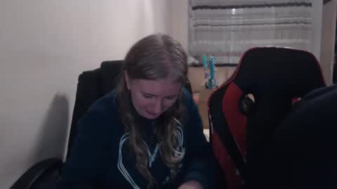 JenisAndPeter online show from 12/01/25, 06:46