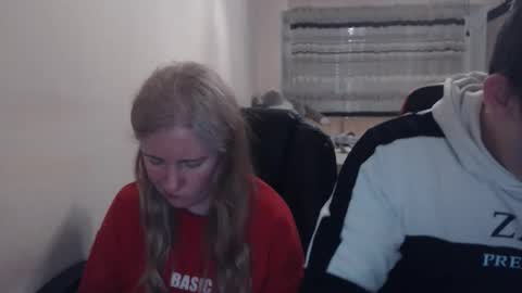 JenisAndPeter online show from 04/12/26, 08:03