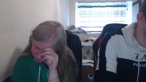 JenisAndPeter online show from 04/15/26, 05:36