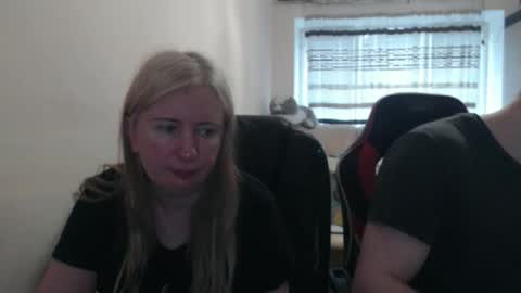 JenisAndPeter online show from 05/18/26, 04:18