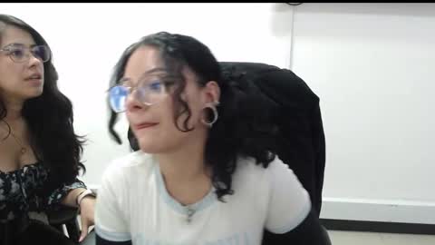 jenn online show from 09/10/25, 04:40