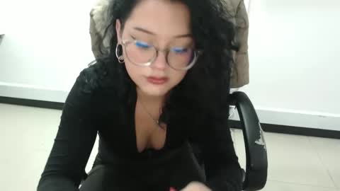 jenn online show from 09/18/25, 08:55