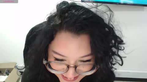 jenn online show from 09/24/25, 10:02