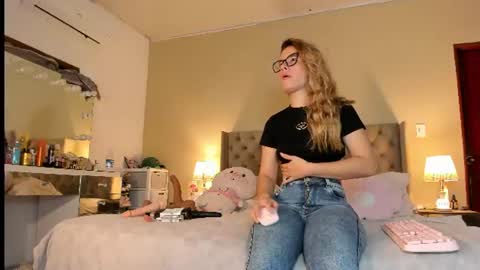 Snapshot of jenna1_ chatting on 07/12/26, 01:02 JENNA online show from 07/12/26, 01:02