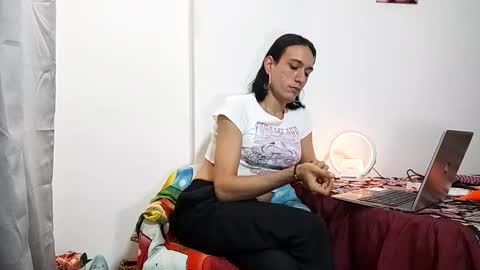  Isabella  online show from 12/04/25, 07:17