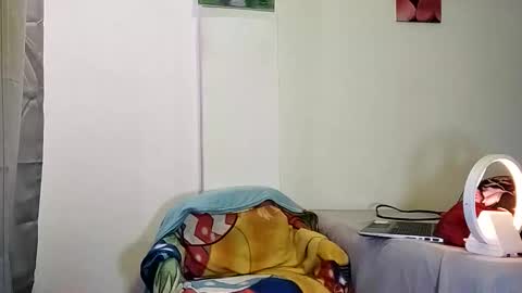  Isabella  online show from 12/15/25, 04:39