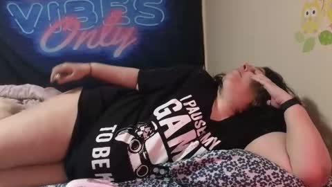  Dragon Queen. Be my Dragon --  and  online show from 04/17/26, 10:02