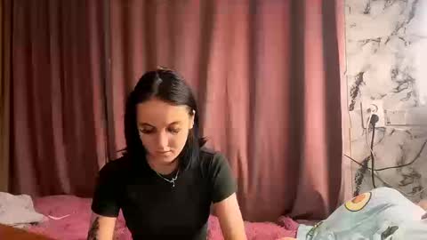 Mia online show from 12/17/25, 11:16