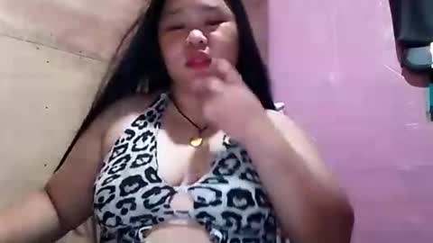 Snapshot of jennalyn_19 chatting on 10/31/25, 12:50 jennalyn_19 online show from 10/31/25, 12:50