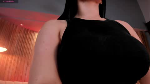 Snapshot of jennaolson chatting on 02/25/25, 06:31 Jenna Olson online show from 02/25/25, 06:31