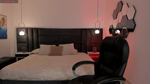 Jenna Olson  online show from 04/08/26, 08:14