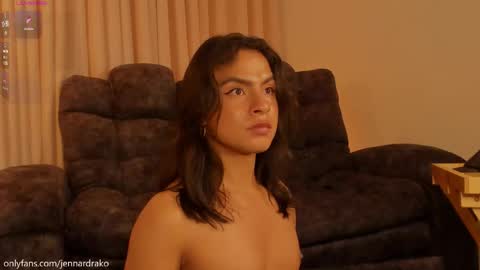 Snapshot of jennardrako chatting on 10/12/25, 05:50 jennardrako online show from 10/12/25, 05:50