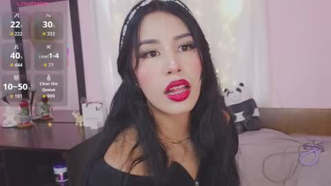 Jenner online show from 04/15/26, 07:58