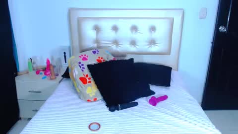 jenn online show from 12/31/24, 12:11