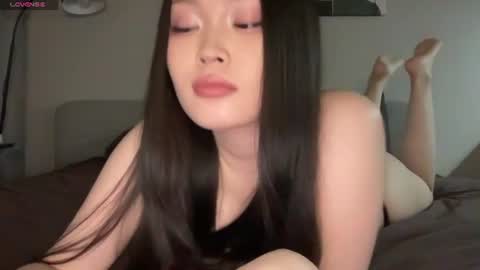 Snapshot of jennie_yung chatting on 07/22/26, 03:31 jennie_yung online show from 07/22/26, 03:31