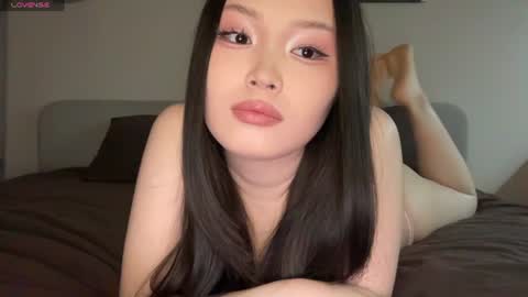 Snapshot of jennie_yung chatting on 07/22/26, 10:23 jennie_yung online show from 07/22/26, 10:23