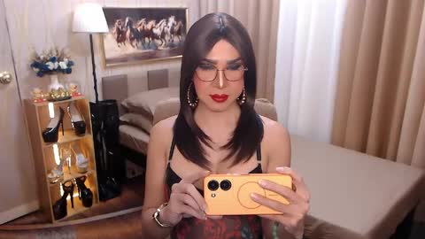 Snapshot of jenniegarcia chatting on 05/18/26, 10:21 jenniegarcia online show from 05/18/26, 10:21