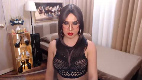 Snapshot of jenniegarcia chatting on 05/19/26, 01:06 jenniegarcia online show from 05/19/26, 01:06