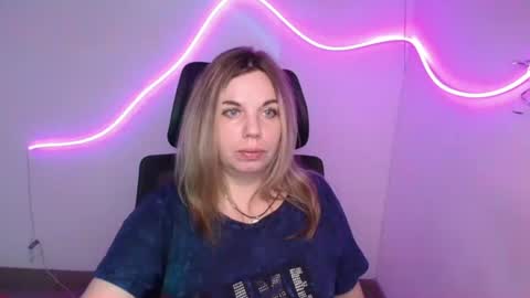 Jennifer online show from 09/15/25, 11:32