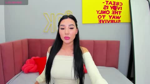 Jennifer online show from 10/08/25, 07:39