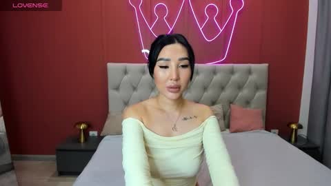 Jennifer online show from 11/27/25, 08:27