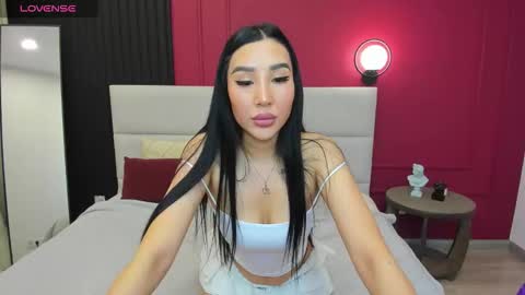 Jennifer online show from 11/30/25, 01:53