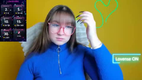 Jennifer online show from 12/04/25, 06:44