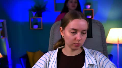 Jennifer online show from 09/23/25, 12:41