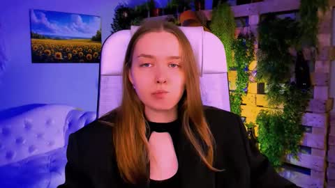 Jennifer online show from 10/28/25, 08:40