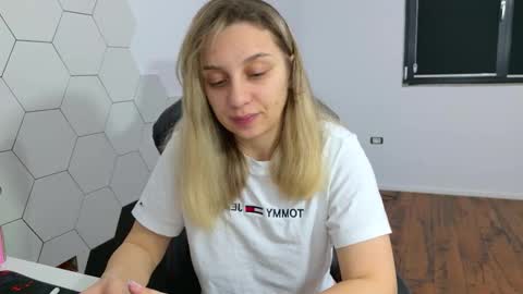 Jenny online show from 02/03/26, 09:42