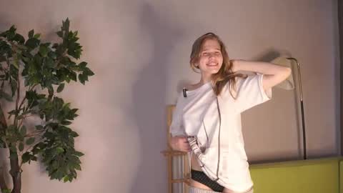 Snapshot of jenniferrakow chatting on 04/01/26, 01:41 Sofia online show from 04/01/26, 01:41