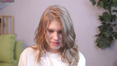 Snapshot of jenniferrakow chatting on 05/06/26, 07:35 Sofia online show from 05/06/26, 07:35