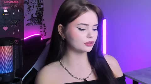 Snapshot of jenniferwandis77 chatting on 12/16/24, 06:32 Jenni online show from 12/16/24, 06:32