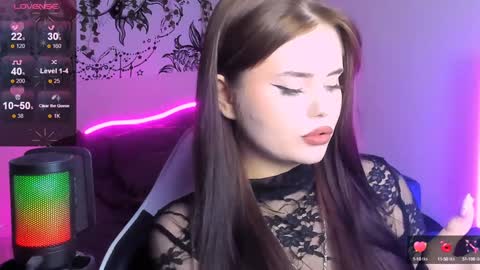 Snapshot of jenniferwandis77 chatting on 12/18/24, 12:40 Jenni online show from 12/18/24, 12:40