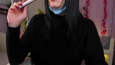 Jenni online show from 12/19/25, 01:40