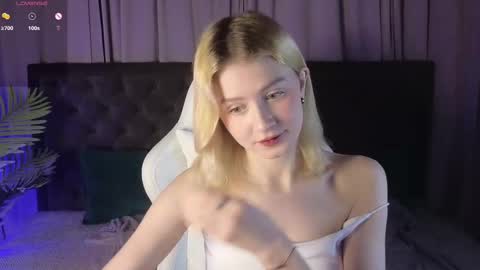jenny_bunny_ online show from 03/06/25, 04:52
