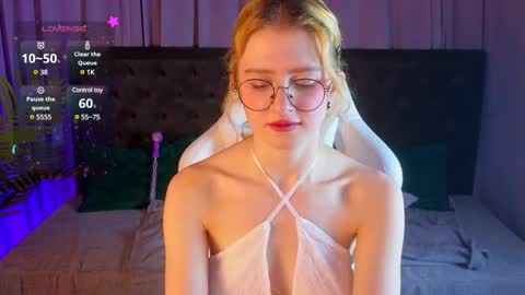 jenny_bunny_ online show from 03/07/25, 07:41