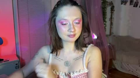 Jennifer Jenny Darling   online show from 05/28/26, 07:22