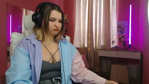 jenny_smitx online show from 03/06/25, 10:09