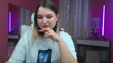 jenny_smitx online show from 03/12/25, 12:04