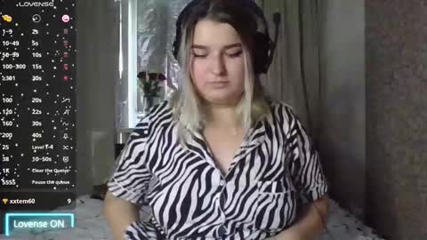 jenny_smitx online show from 10/20/25, 07:31