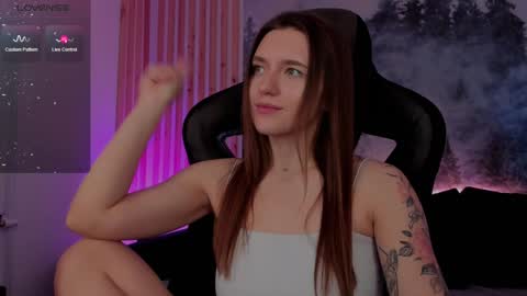 Snapshot of jennydens chatting on 12/04/24, 08:12 Jenny NO Nude online show from 12/04/24, 08:12